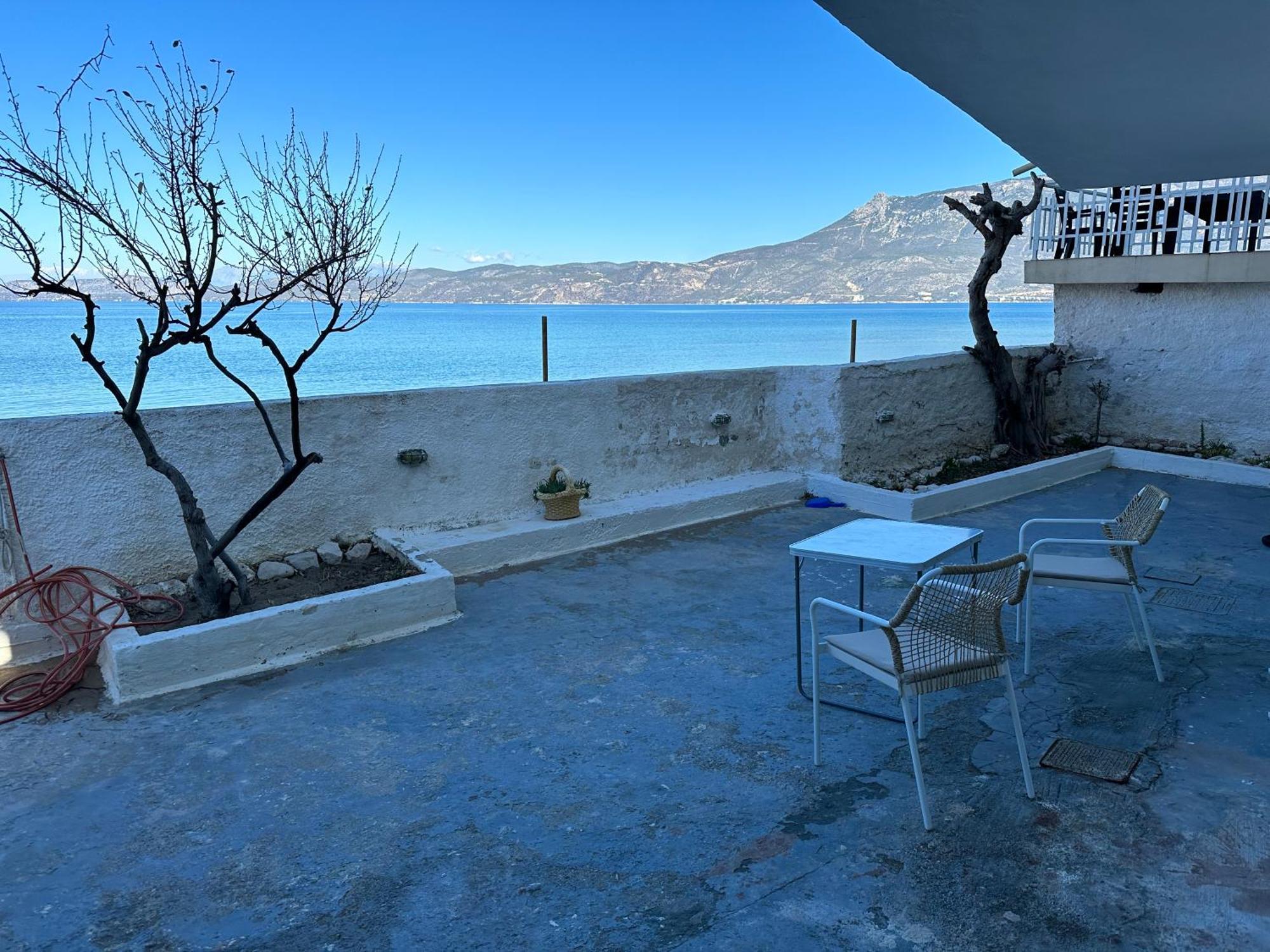 Dolphins Apartment Corinth Bagian luar foto